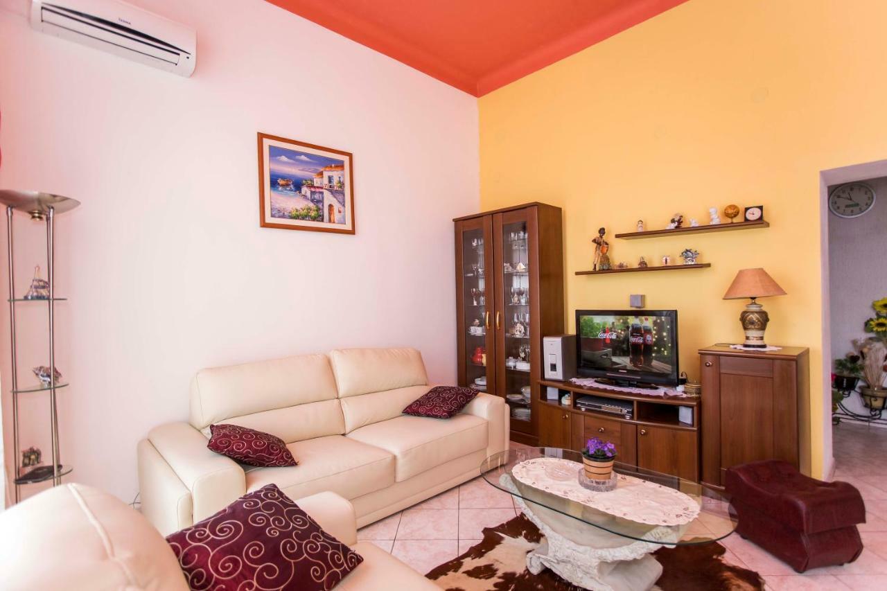 Emanuel Apartman بولا المظهر الخارجي الصورة