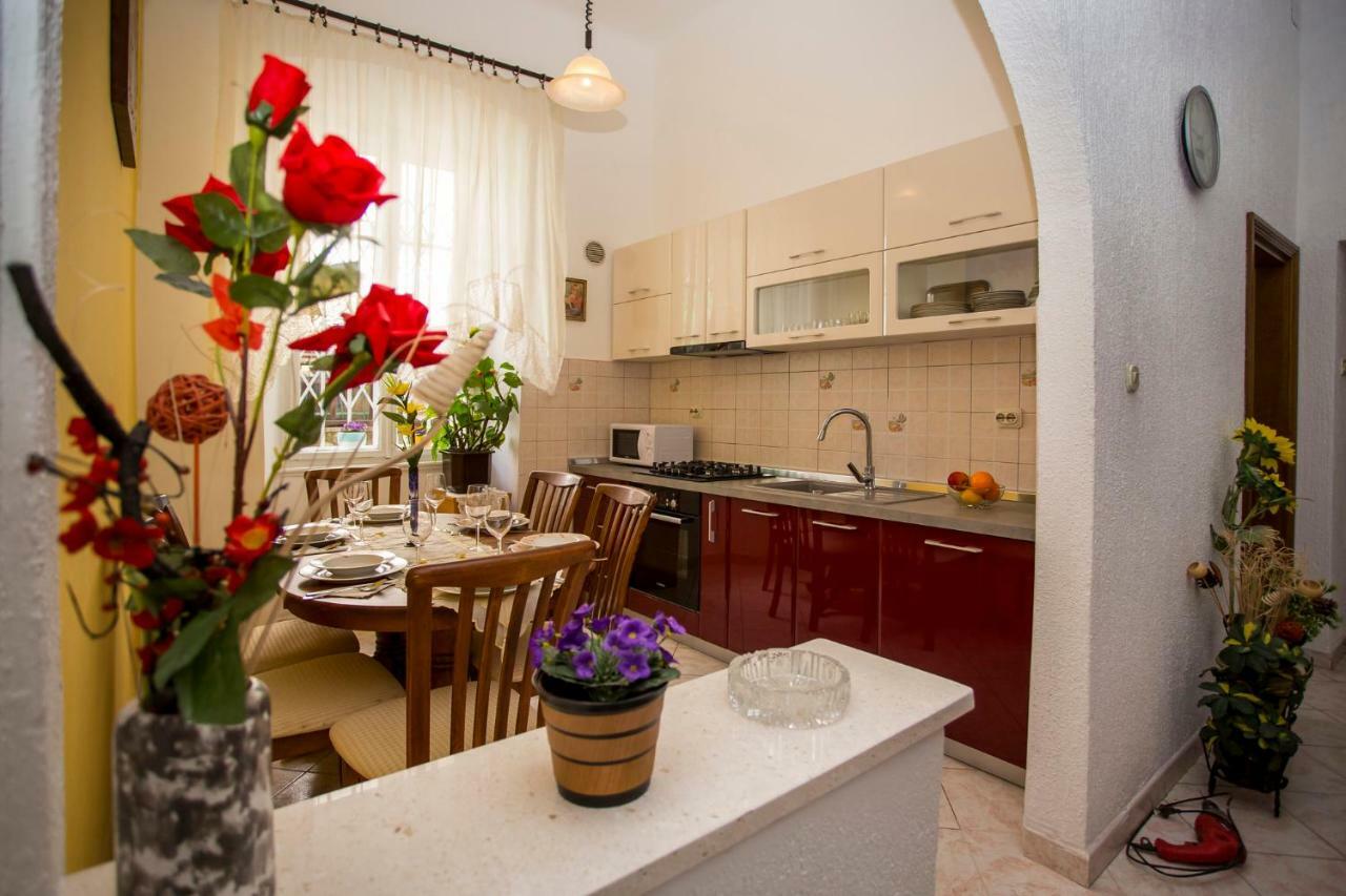 Emanuel Apartman بولا المظهر الخارجي الصورة